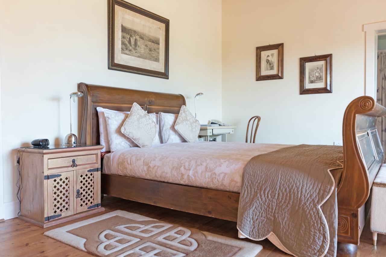 Отель Dolphin Beach House Клифден Экстерьер фото