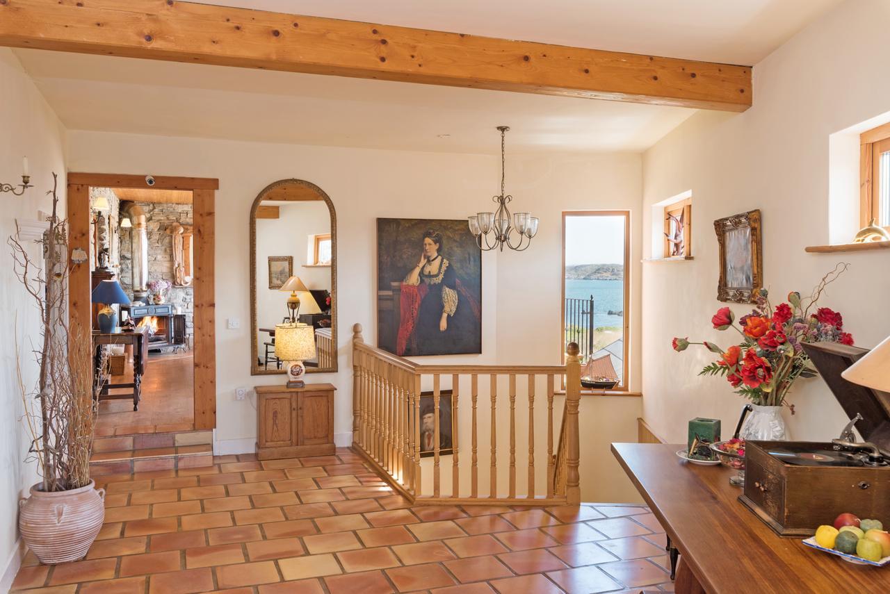Отель Dolphin Beach House Клифден Экстерьер фото