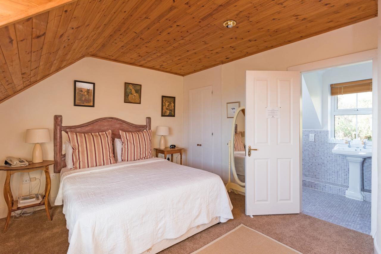 Отель Dolphin Beach House Клифден Экстерьер фото
