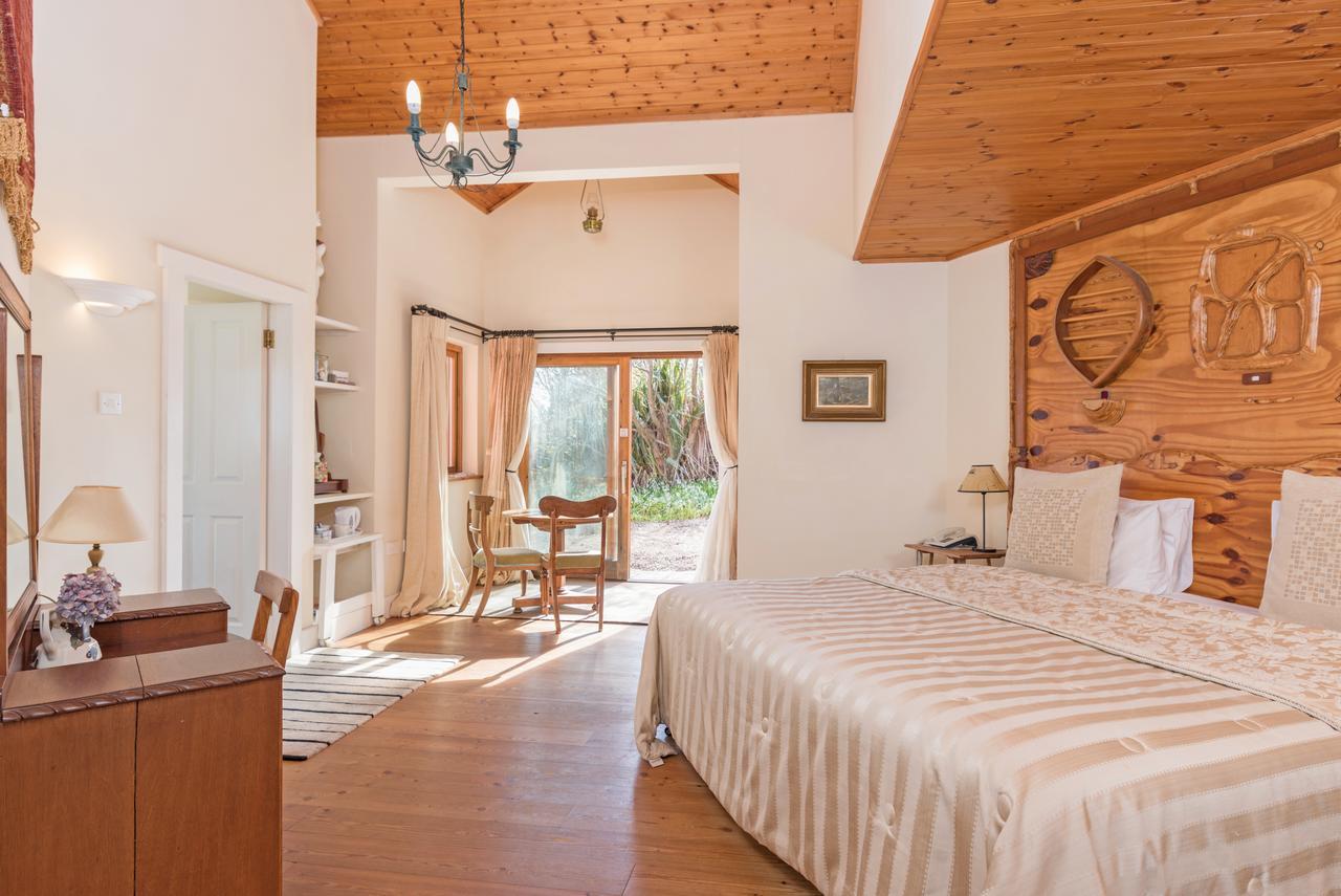 Отель Dolphin Beach House Клифден Экстерьер фото