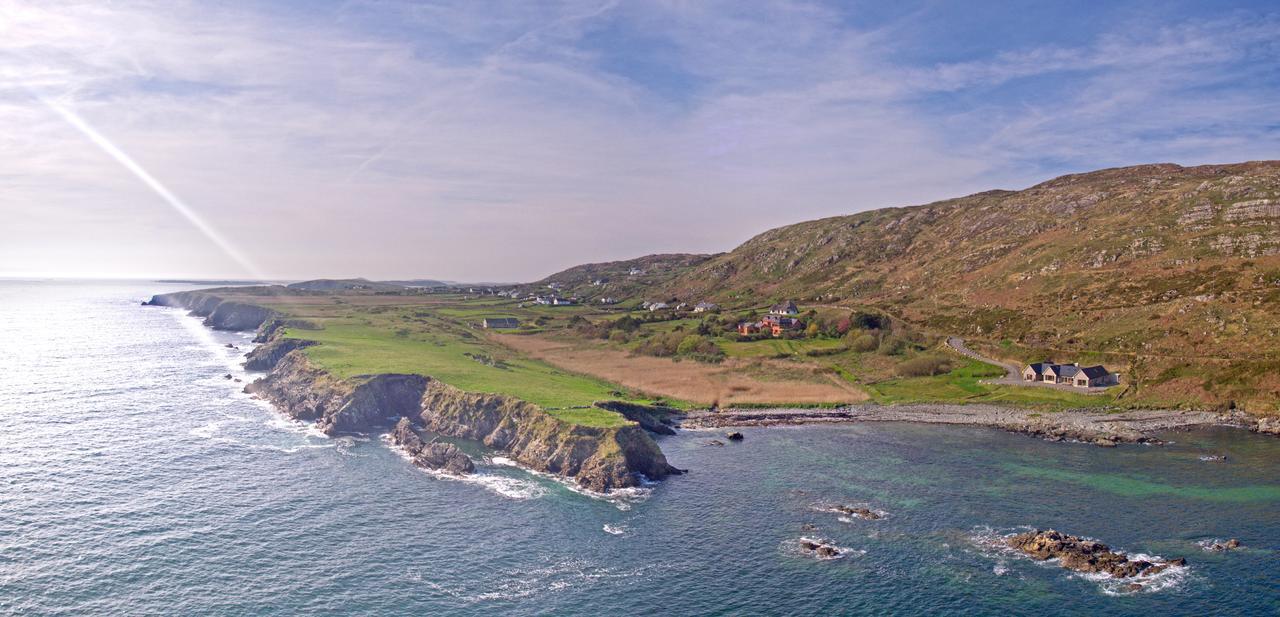 Отель Dolphin Beach House Клифден Экстерьер фото